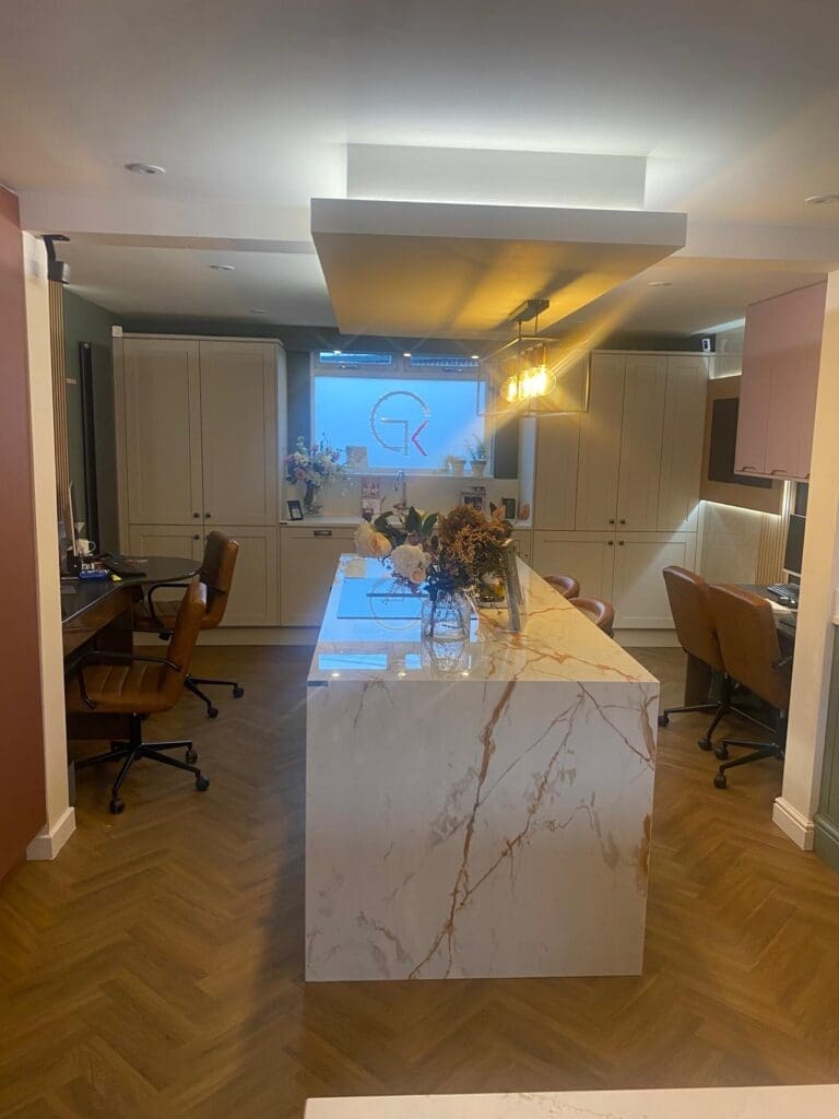 SHOWROOM Arrington by Stori in Lava